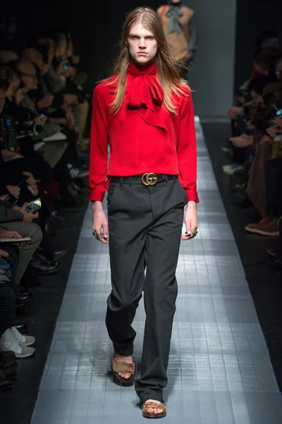 Look 1